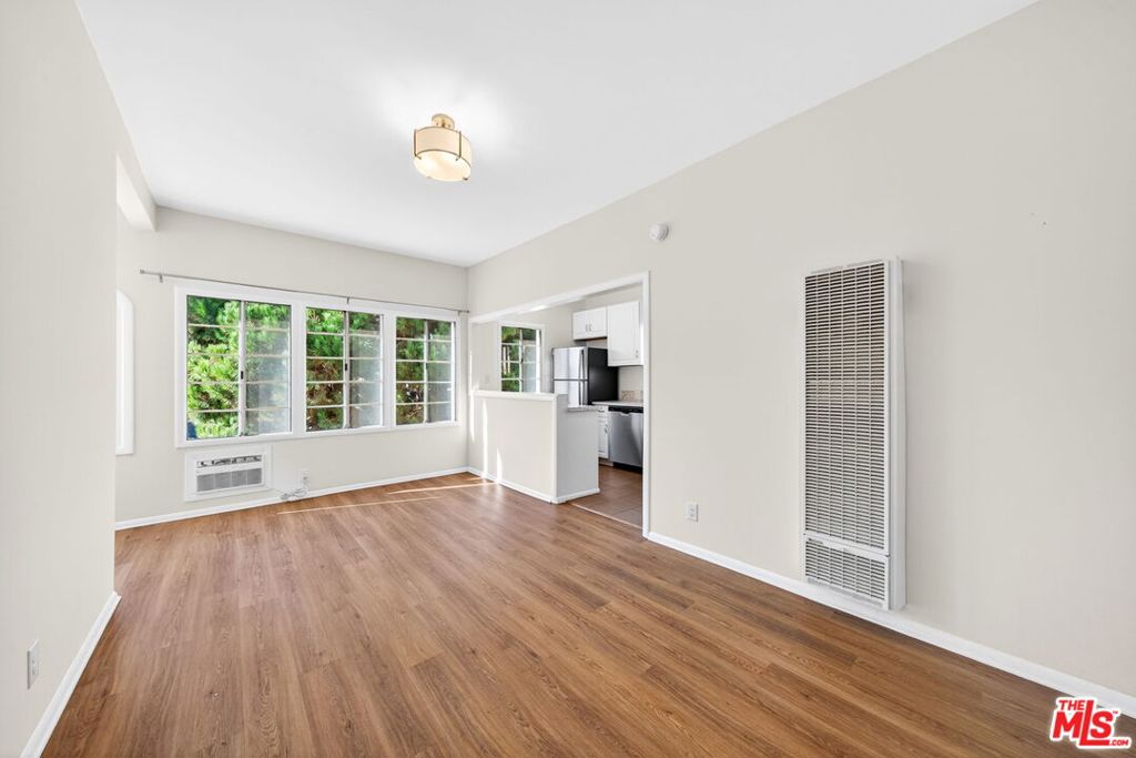 822 N Hayworth Avenue Property Photo 15