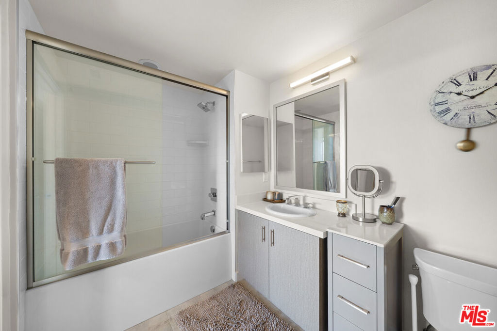 436 S Virgil Avenue Ph7 Property Photo 6