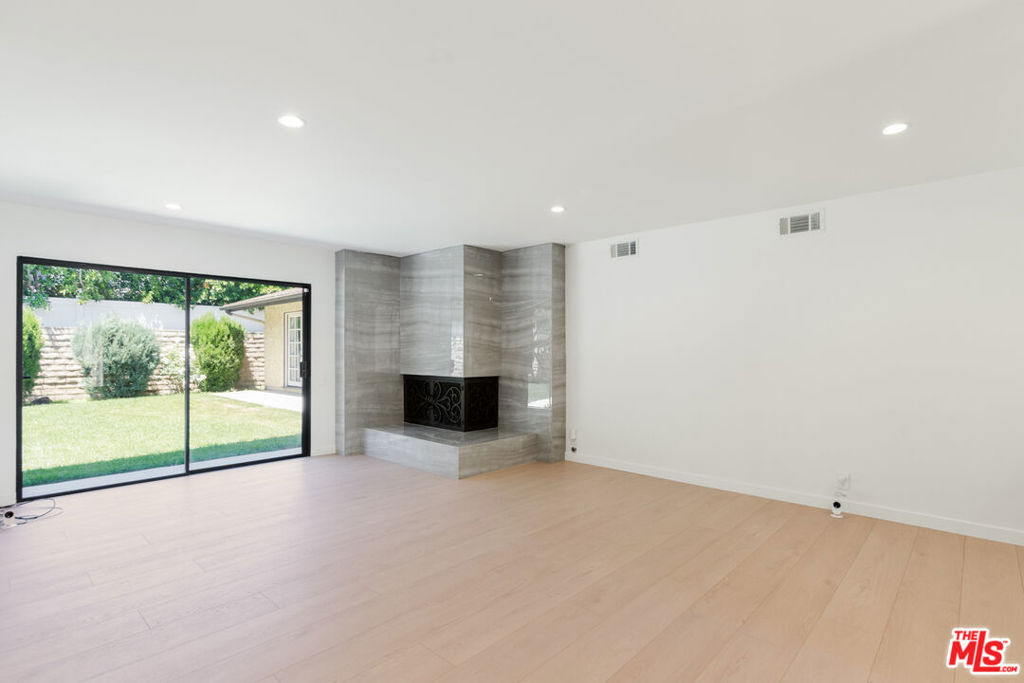 4933 Collett Avenue Property Photo 18