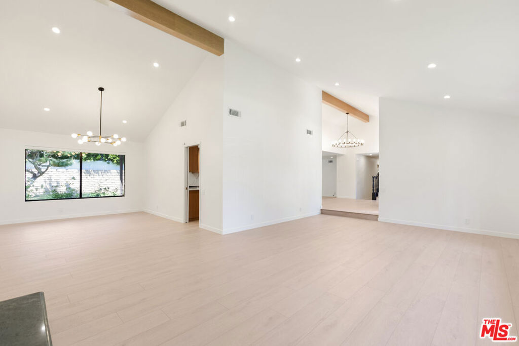 4933 Collett Avenue Property Photo 26