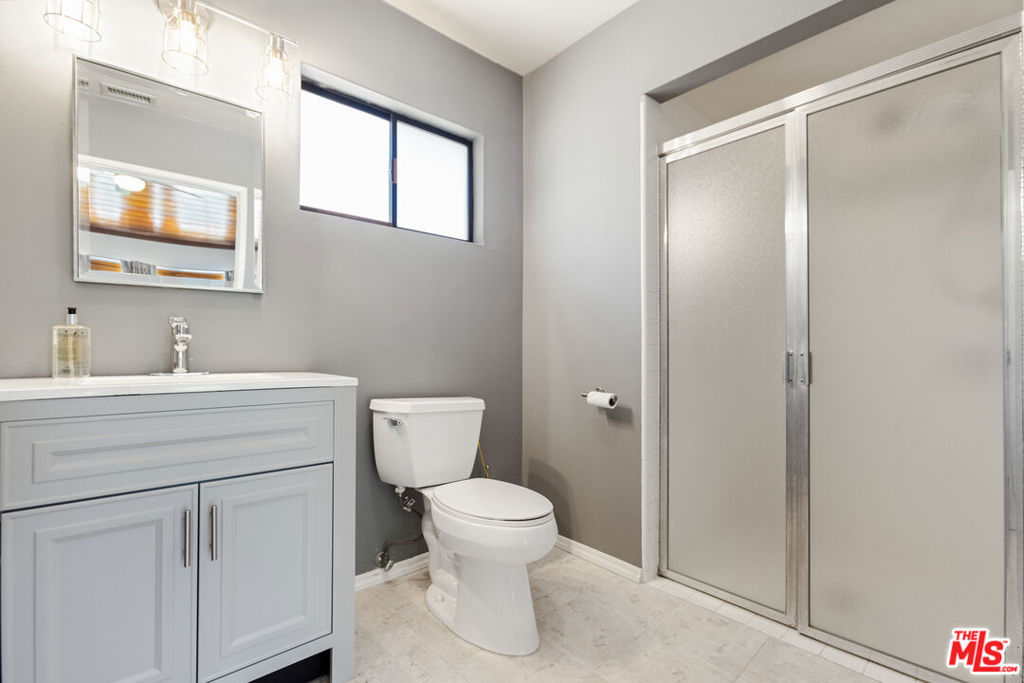 4933 Collett Avenue Property Photo 41