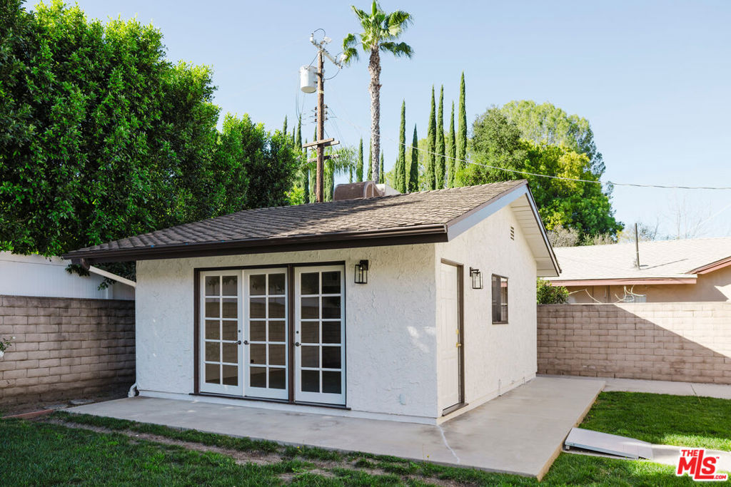 4933 Collett Avenue Property Photo 46