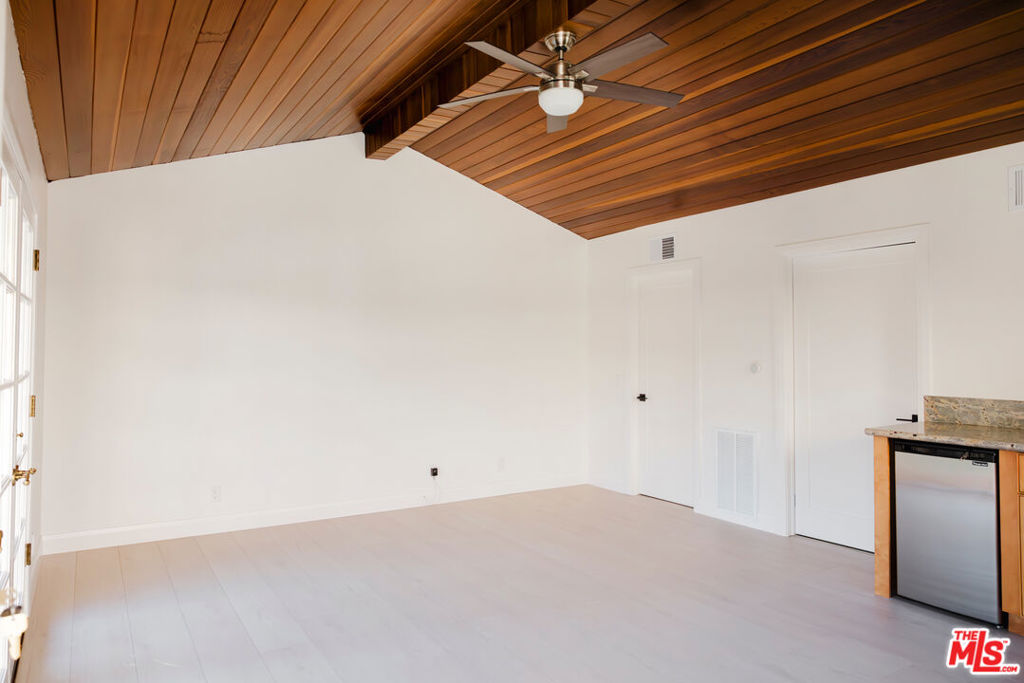 4933 Collett Avenue Property Photo 49