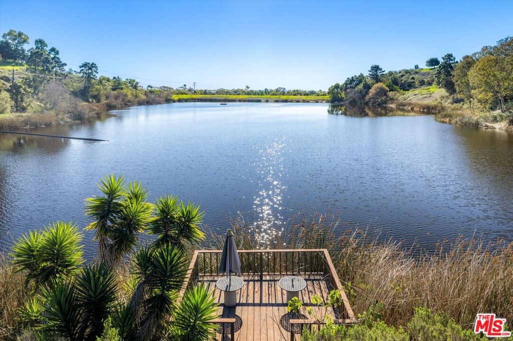 1000 Calle Real Property Photo 20