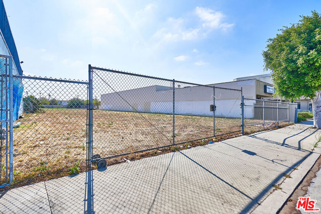 15930 S Western Avenue Property Photo 2