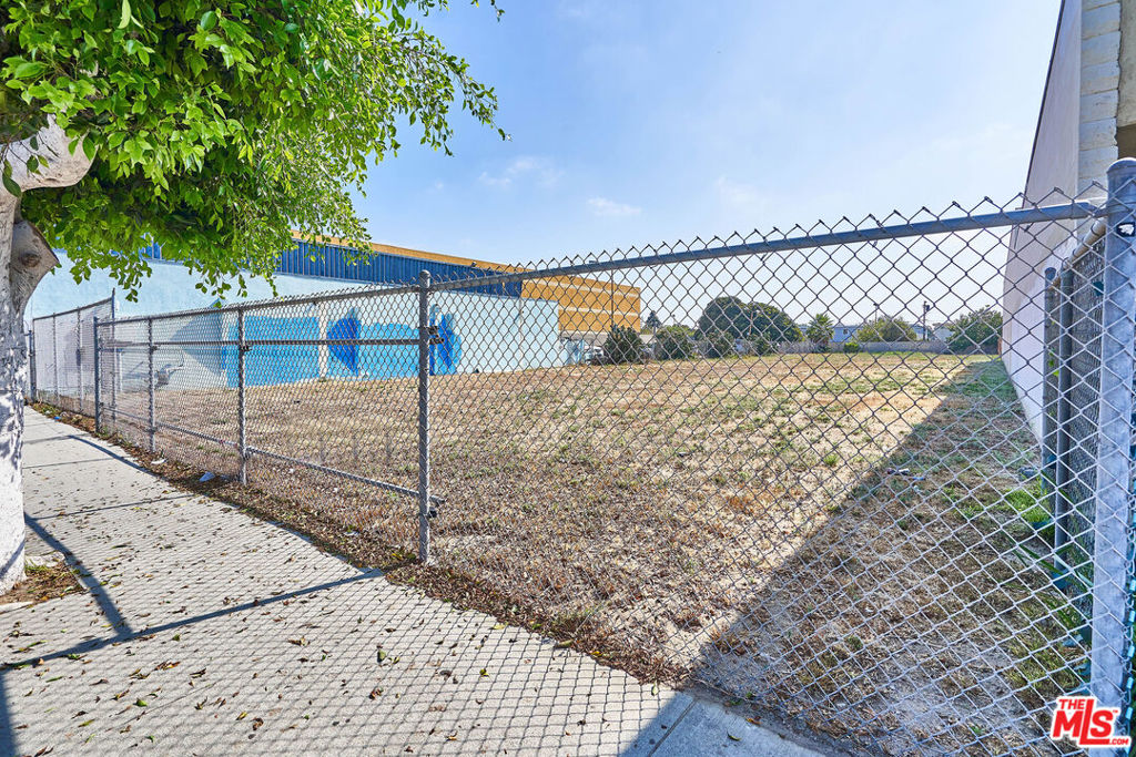 15930 S Western Avenue Property Photo 3