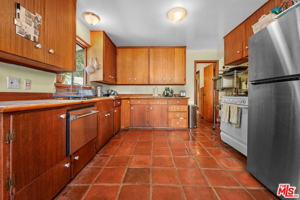 12310 Yerba Buena Road Property Photo 6
