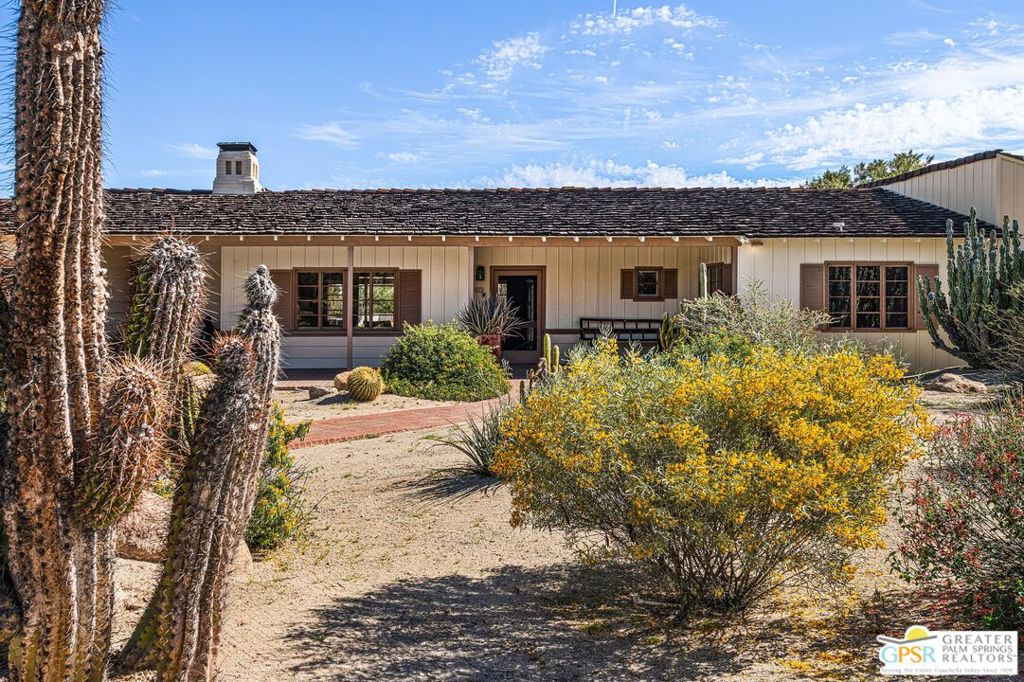 1850 Smoke Tree Lane Property Photo 2