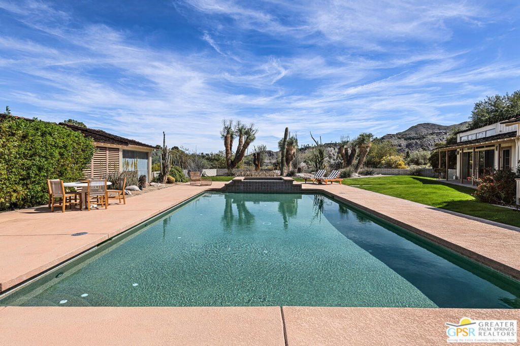 1850 Smoke Tree Lane Property Photo 15