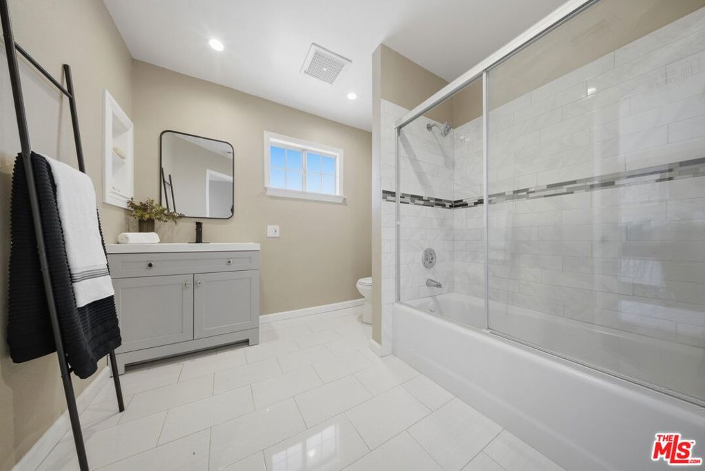 2232 W Avenue M4 Property Photo 18