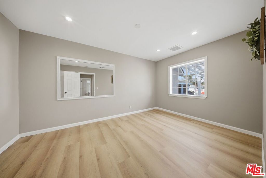2232 W Avenue M4 Property Photo 19