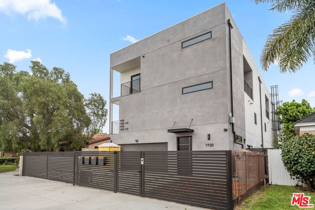1920 S Sherbourne Drive 1920 1/2 Property Photo 1
