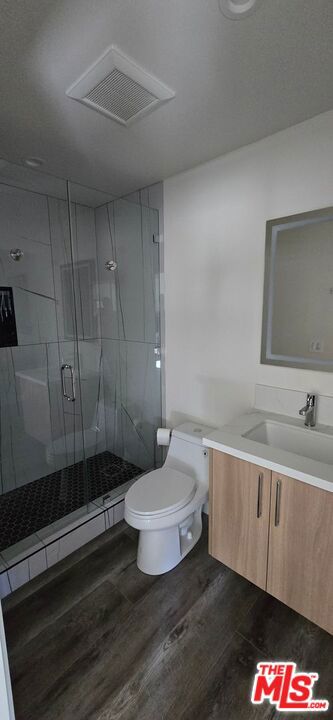 1920 S Sherbourne Drive 1920 1/2 Property Photo 6
