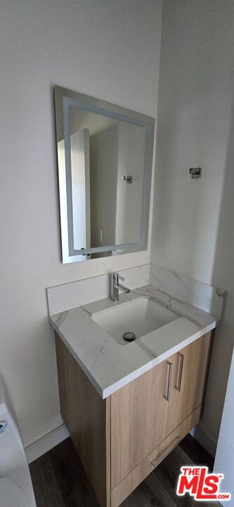 1920 S Sherbourne Drive 1920 1/2 Property Photo 12