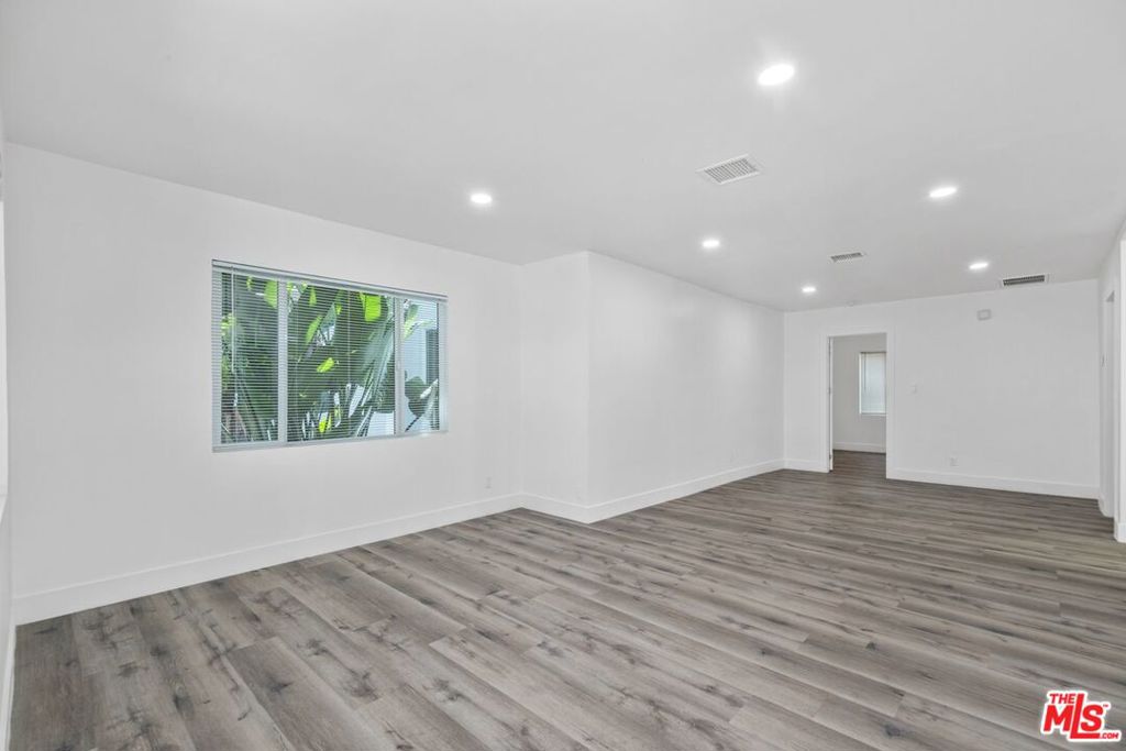 739 Westbourne Drive Property Photo 11