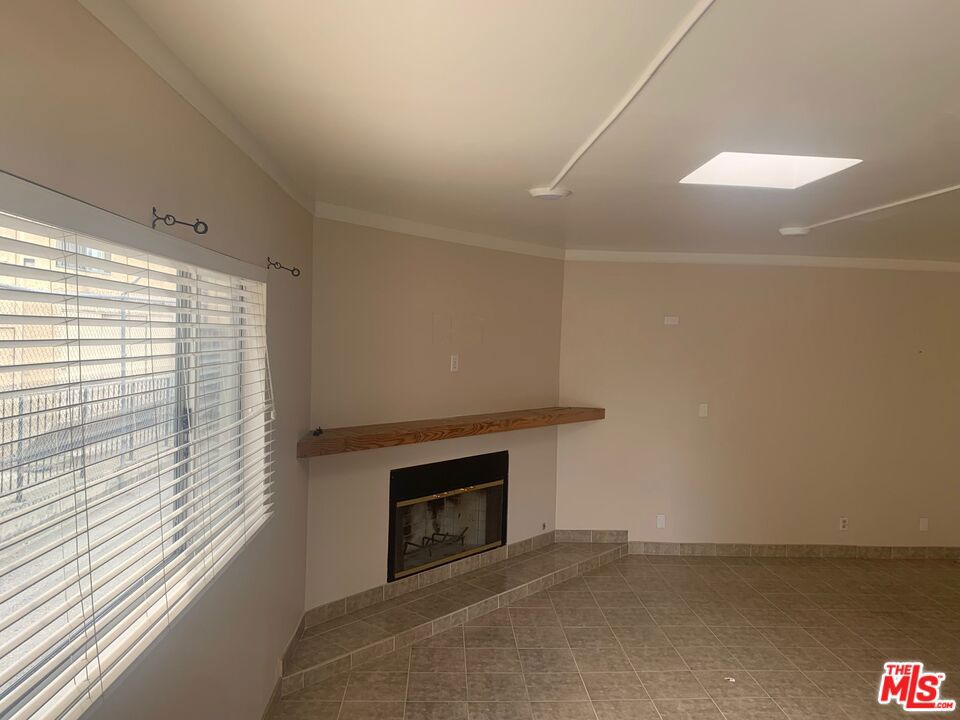 7304 Canby Avenue Property Photo 14
