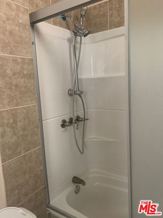 7304 Canby Avenue Property Photo 19