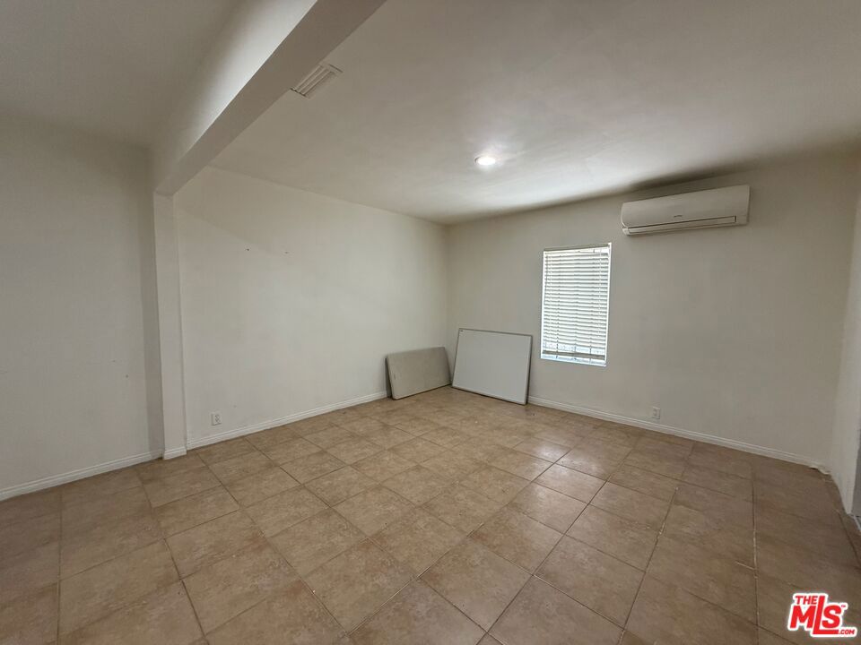 7304 Canby Avenue Property Photo 22