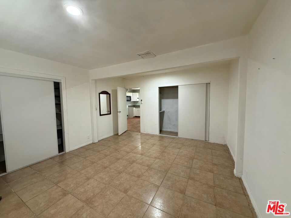 7304 Canby Avenue Property Photo 23