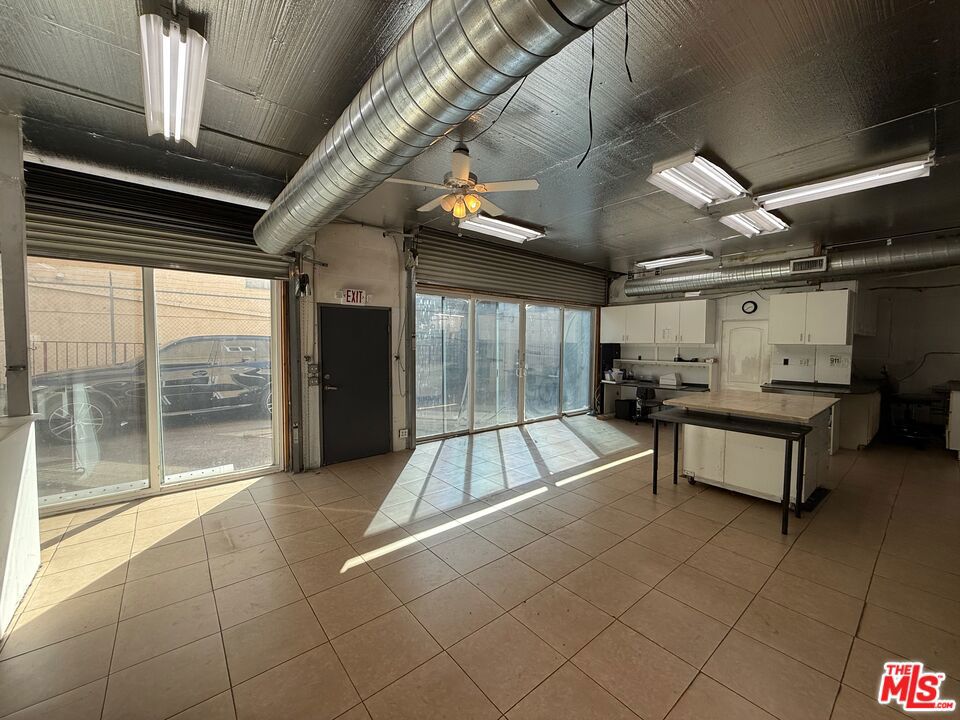 7304 Canby Avenue Property Photo 26