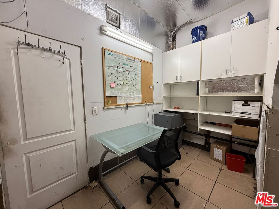 7304 Canby Avenue Property Photo 32