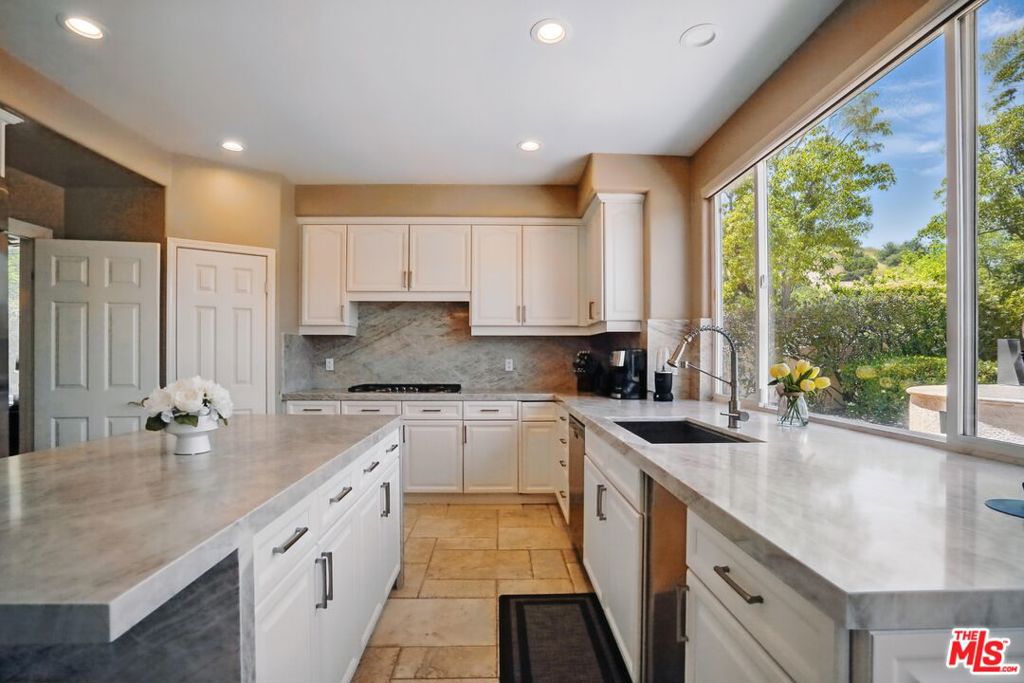 4040 Leighton Point Road Property Photo 13