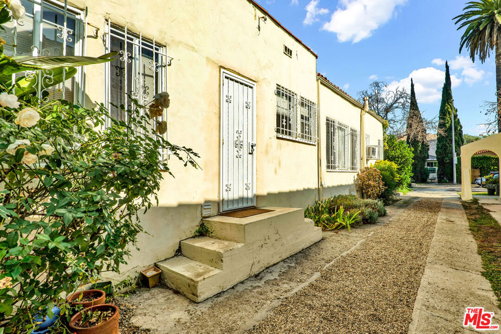 811 N Citrus Avenue Property Photo 27