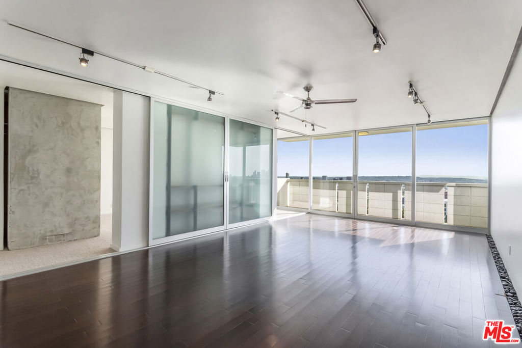 8787 Shoreham Drive 610 Property Photo 1