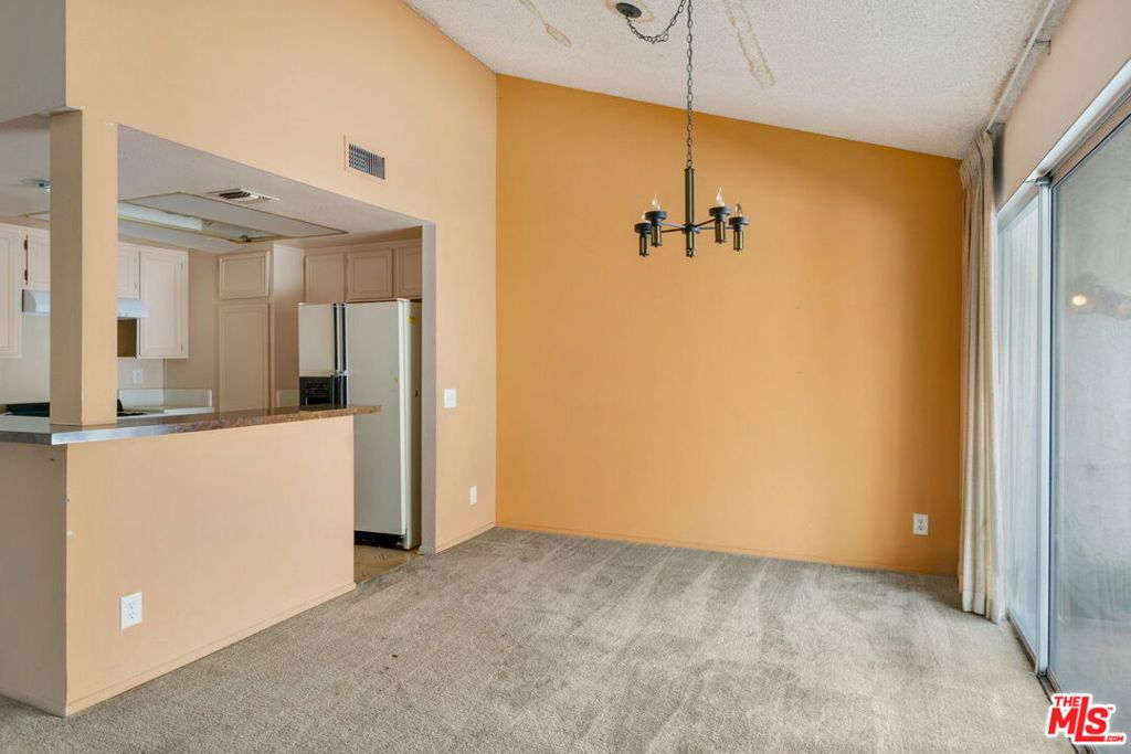 17105 Palisades Circle Property Photo 10