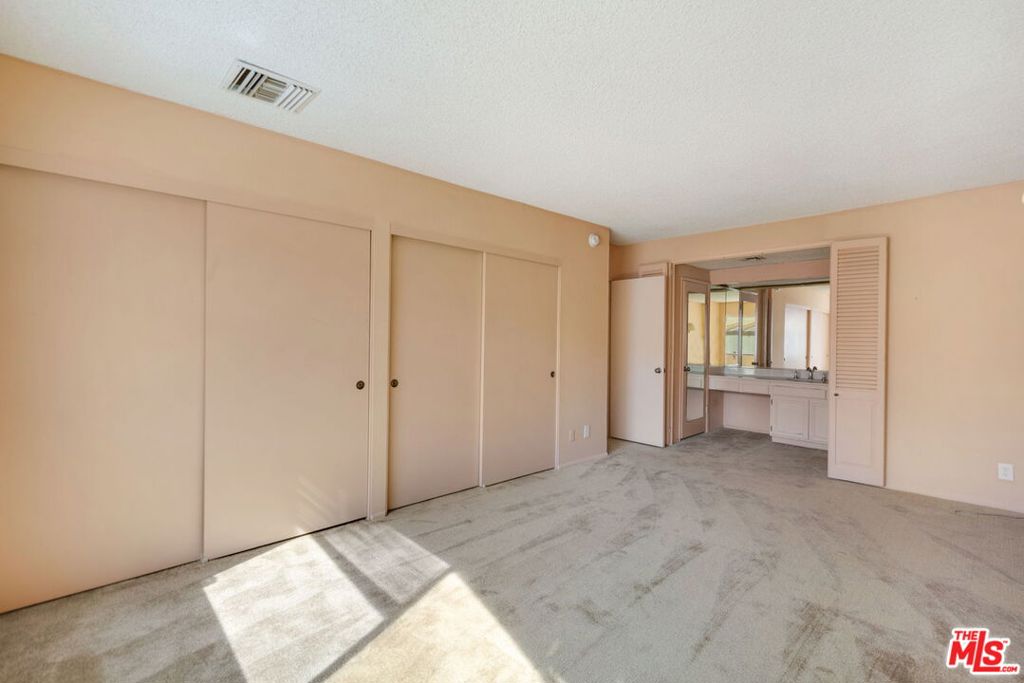 17105 Palisades Circle Property Photo 15
