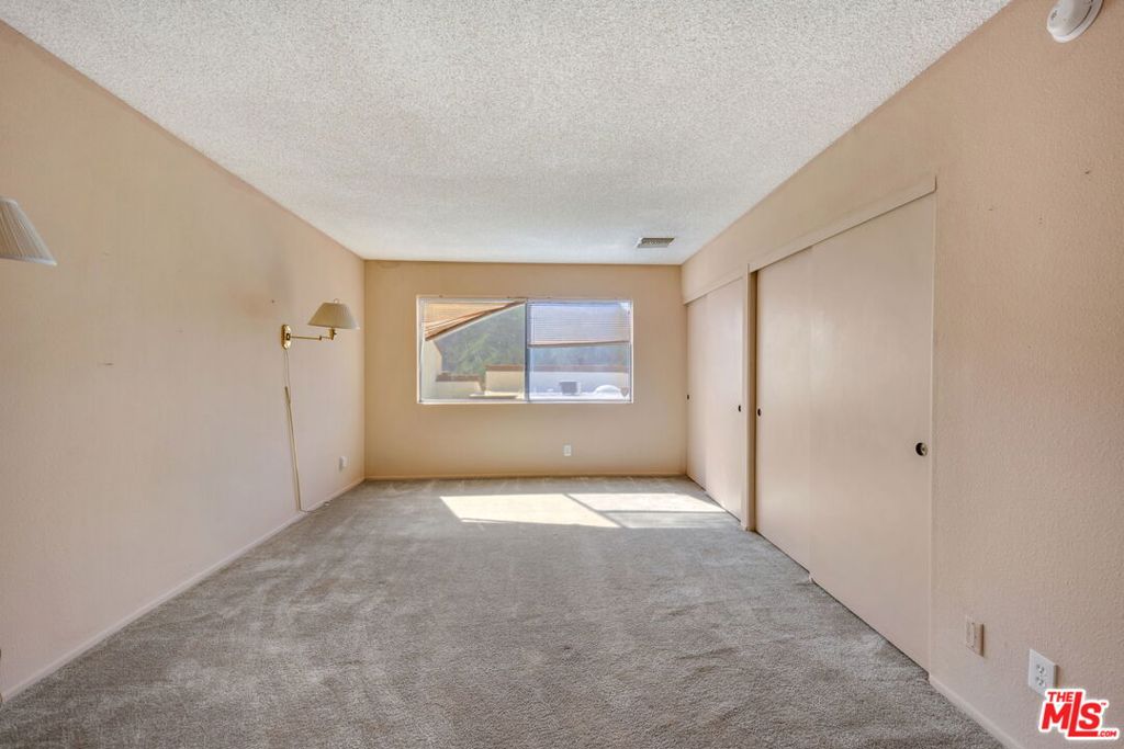 17105 Palisades Circle Property Photo 16