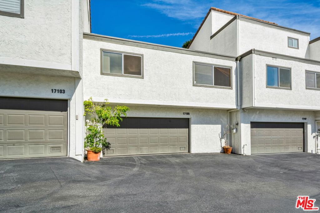 17105 Palisades Circle Property Photo 22