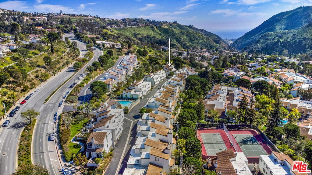 17105 Palisades Circle Property Photo 25