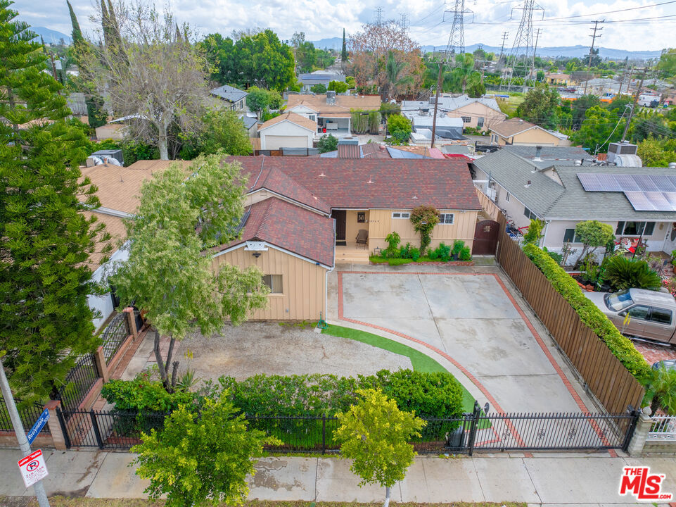 13748 Sunburst Street Property Photo 35