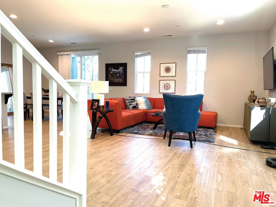 42720 Azure Street Property Photo 6