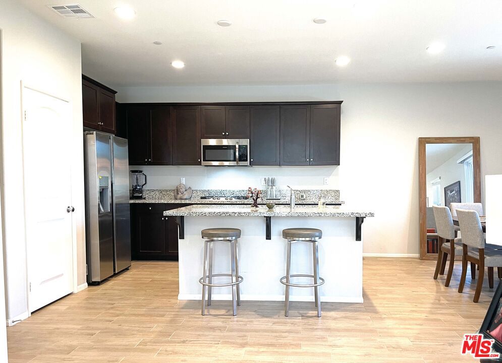 42720 Azure Street Property Photo 9