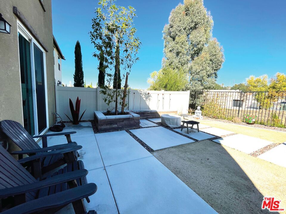 42720 Azure Street Property Photo 18