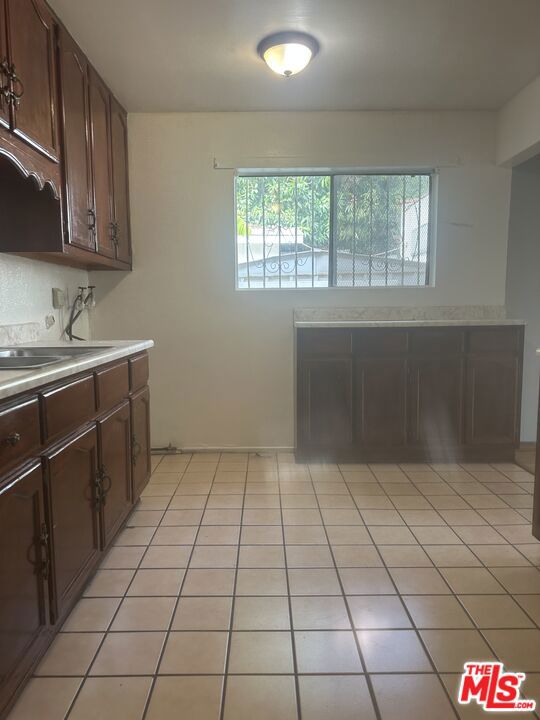 2660 Newell Street Property Photo 16