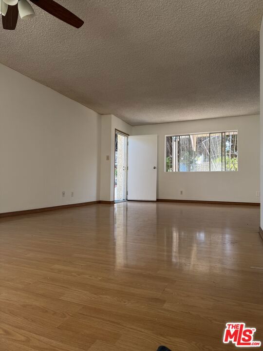 2660 Newell Street Property Photo 20