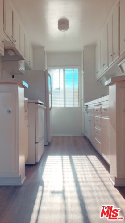 1420 S Oakhurst Drive 210 Property Photo 8