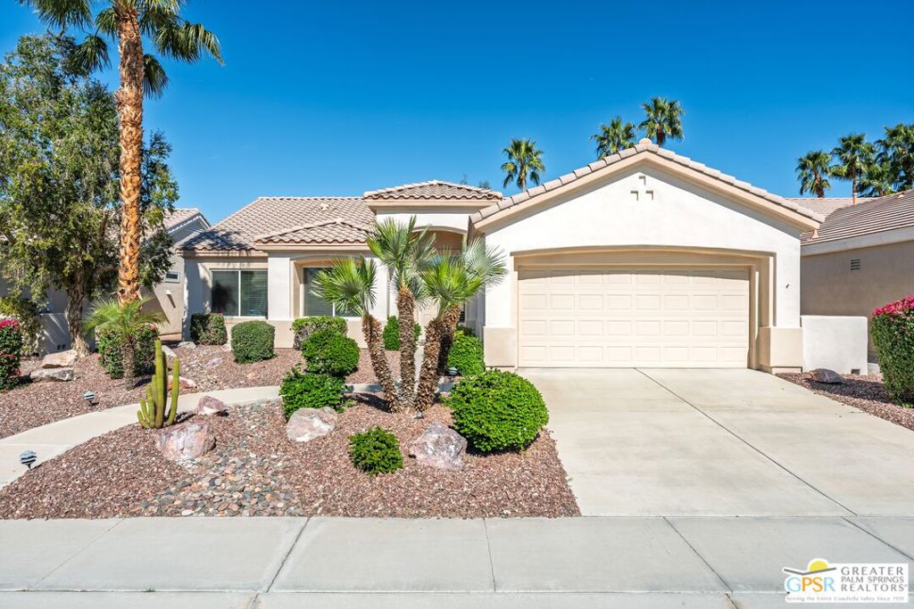 78254 Grape Arbor Avenue Property Photo 1
