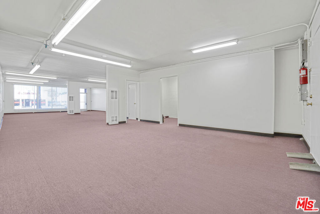 21512 Norwalk Boulevard Property Photo 7