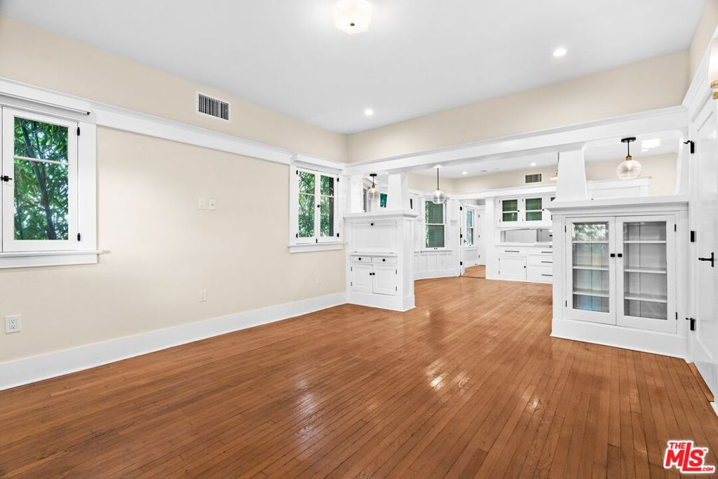1140 Lemoyne Street Property Photo 22