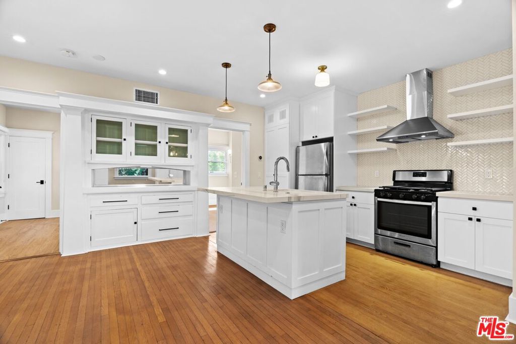 1140 Lemoyne Street Property Photo 24