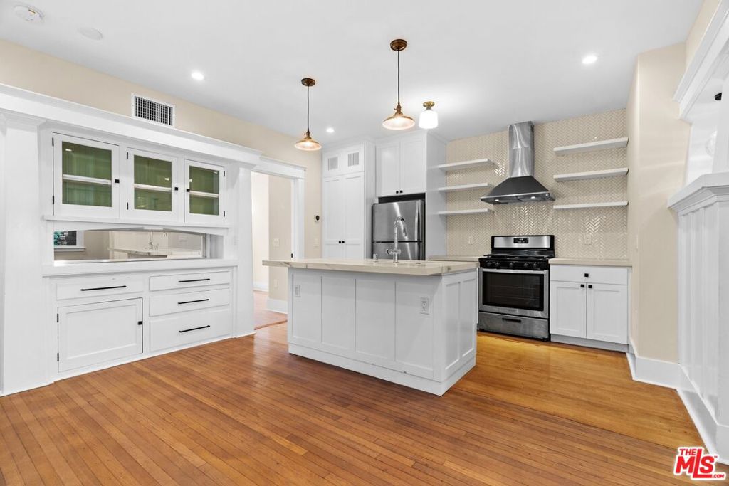 1140 Lemoyne Street Property Photo 25