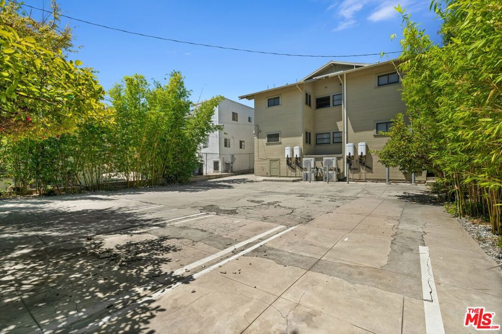 1140 Lemoyne Street Property Photo 33