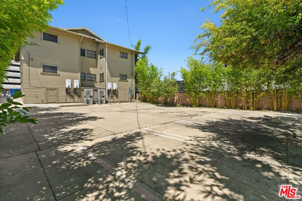 1140 Lemoyne Street Property Photo 34