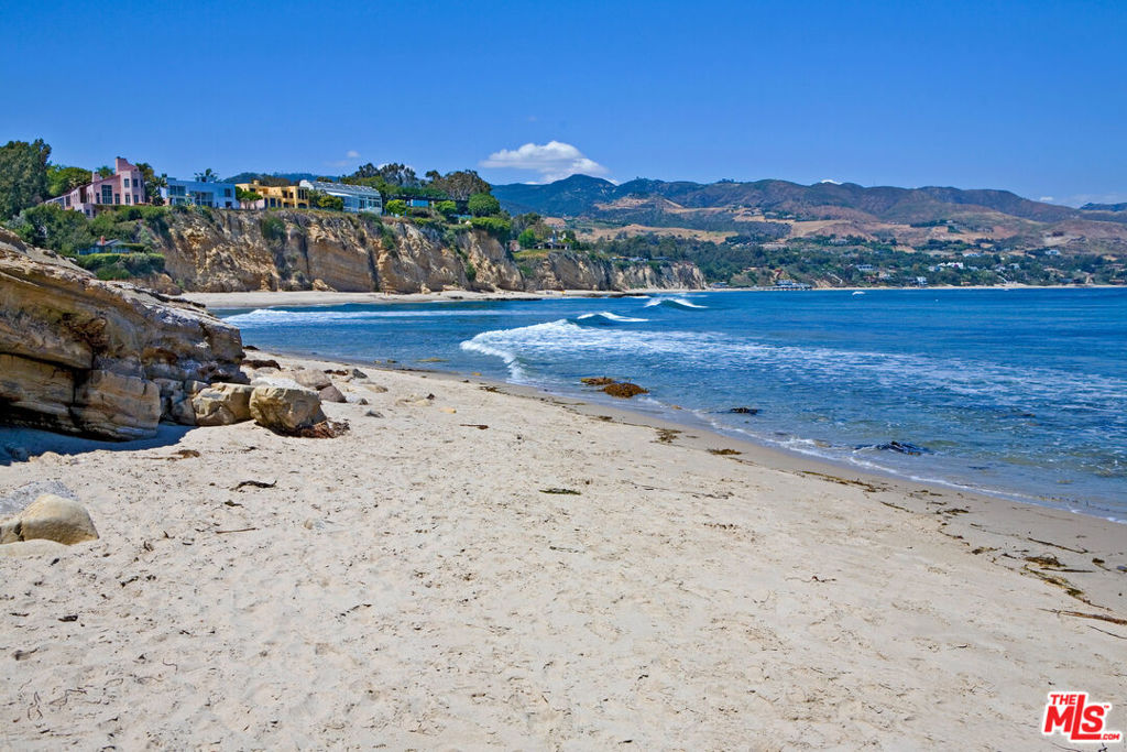 6754 Dume Drive Property Photo 10