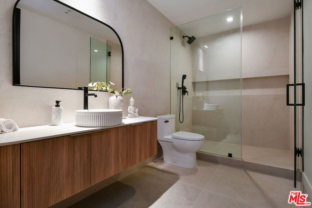 112 S Valley Street Property Photo 44