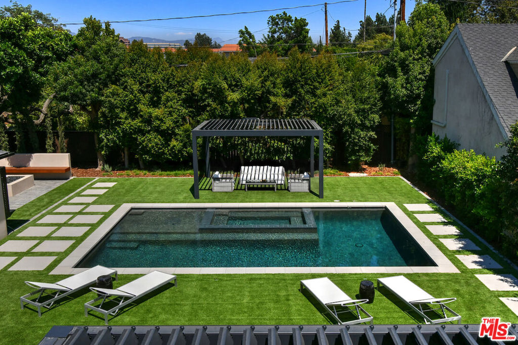 112 S Valley Street Property Photo 52